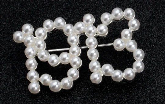 1913 Pearl Pin